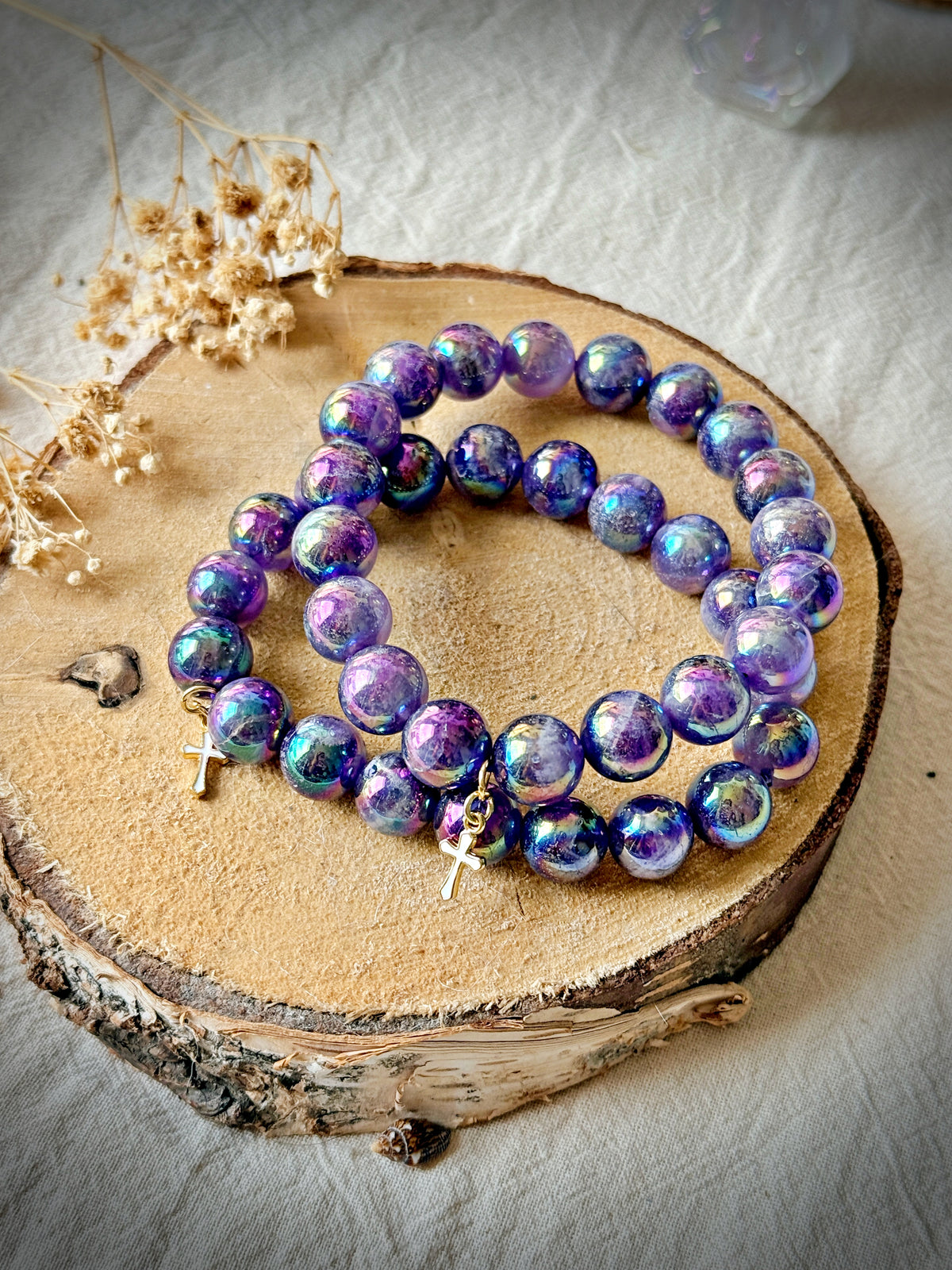 Bracelet en améthyste chevron irisée et croix gothique