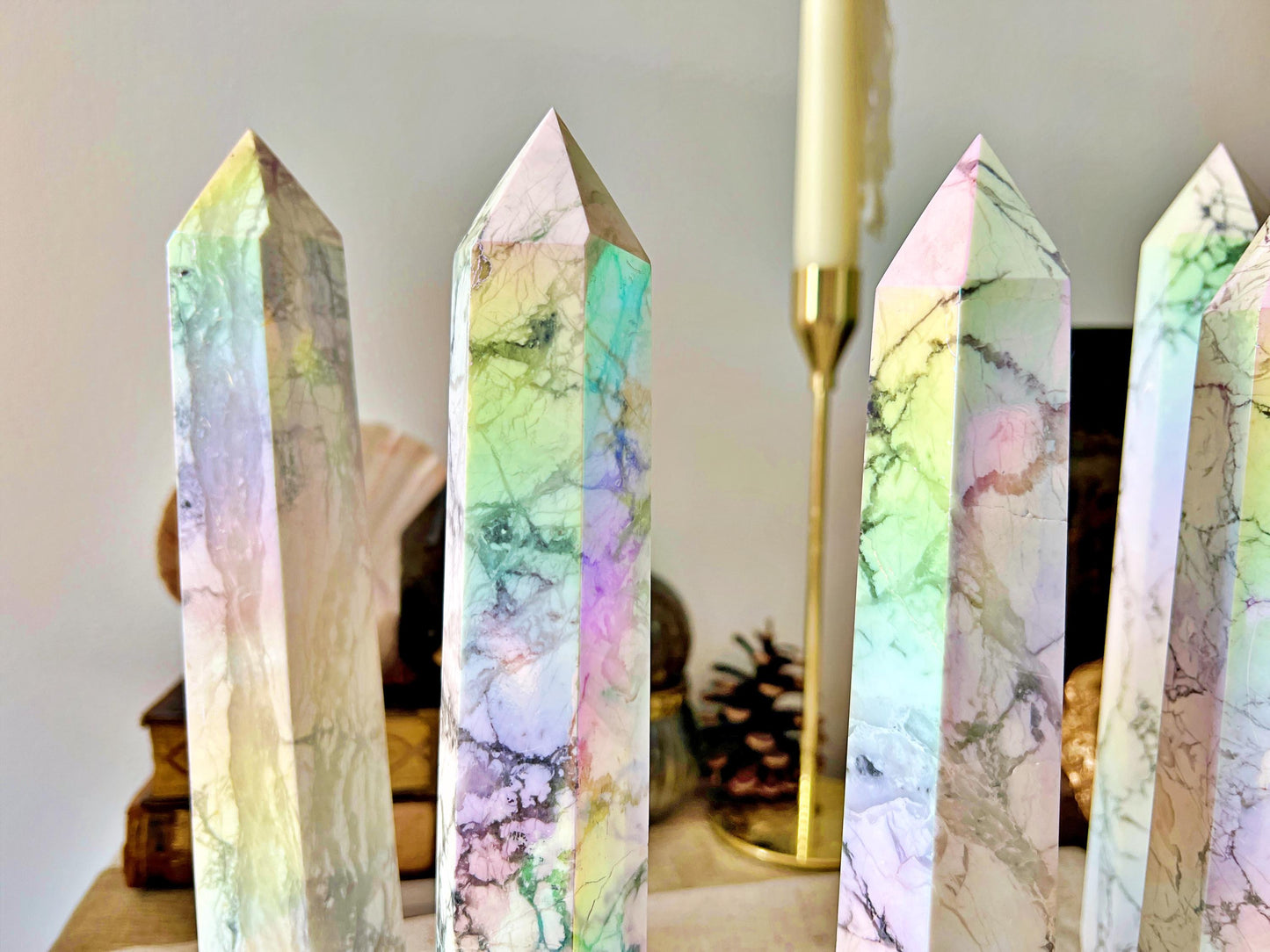 Massive Pointe d’Howlite Aura – 23 à 25 cm