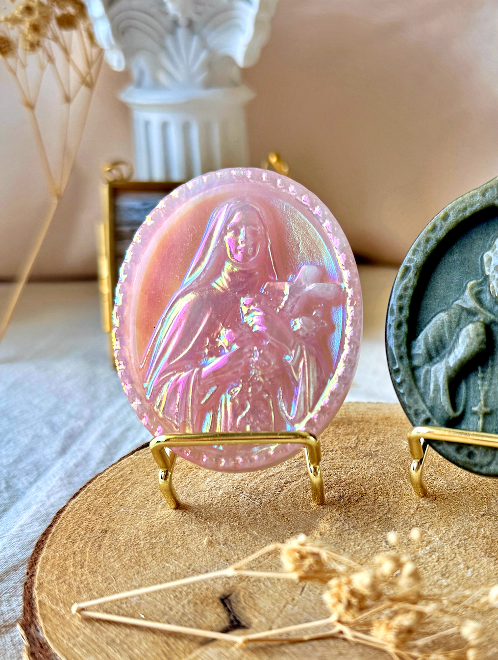 Sainte Thérèse de Lisieux en Quartz Rose - Irisé au platine