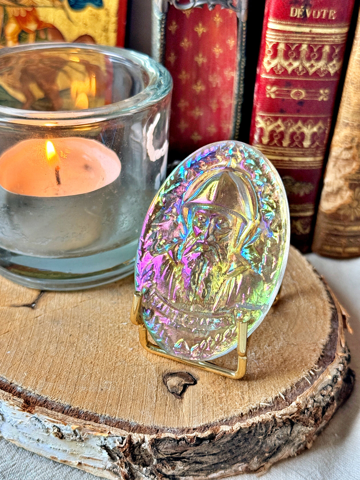 Saint Charbel – Médaillon en quartz fumé naturel, irisé à l'argent et au platine | 6 cm
