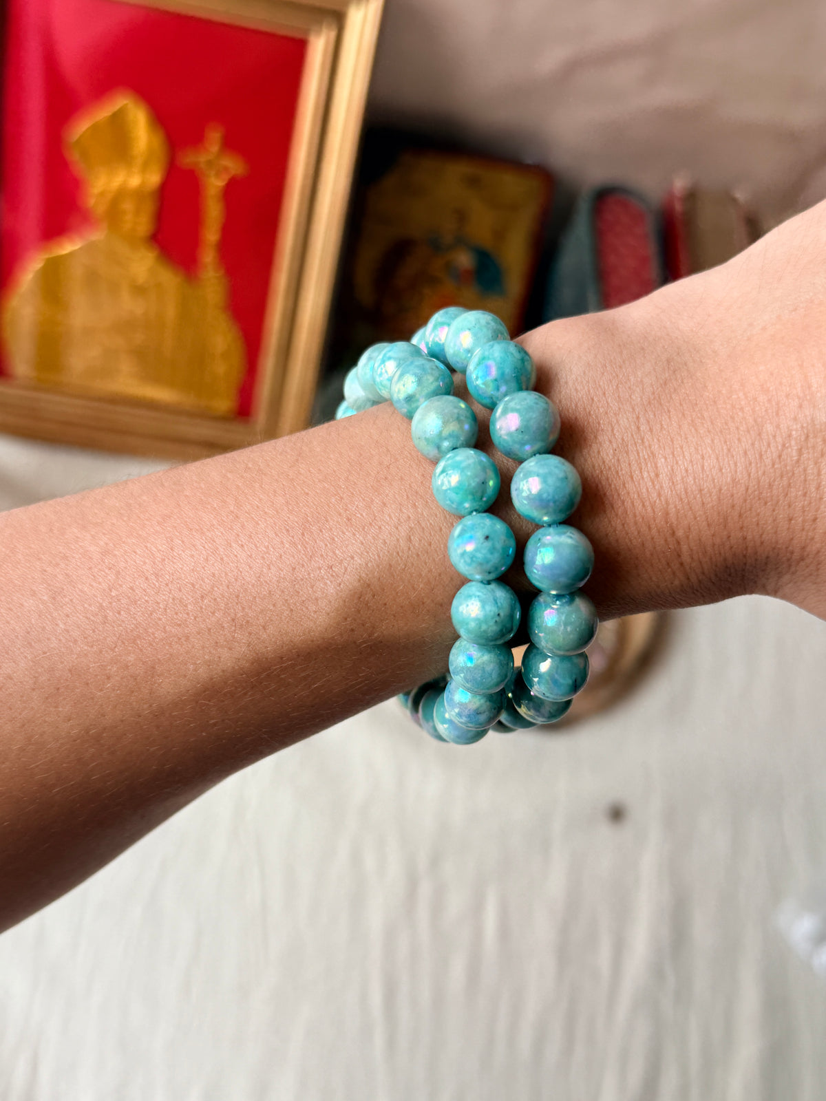 Bracelet en amazonite naturelle irisée avec croix