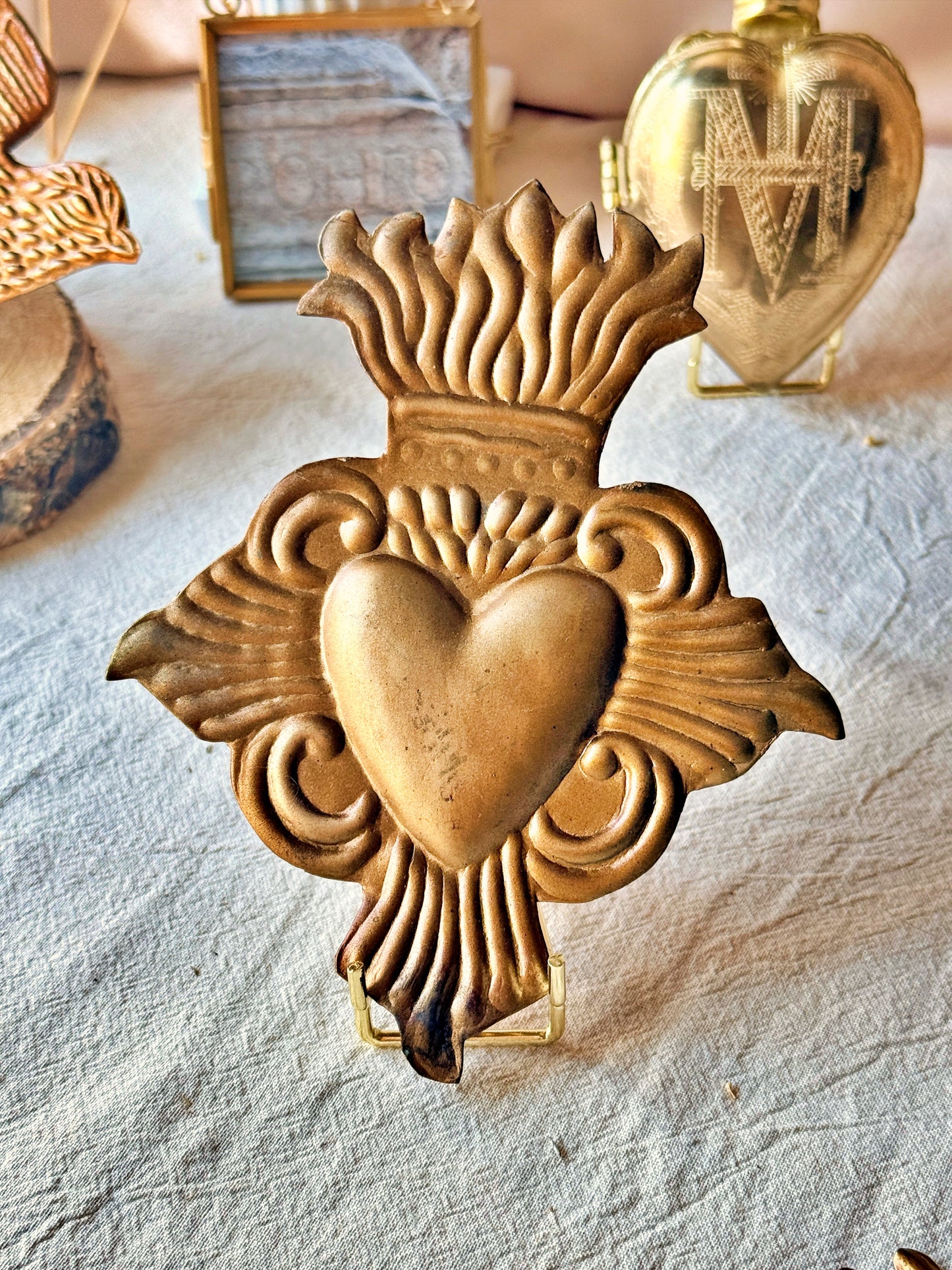 Ex Voto Cœur Sacré en croix en laiton doré