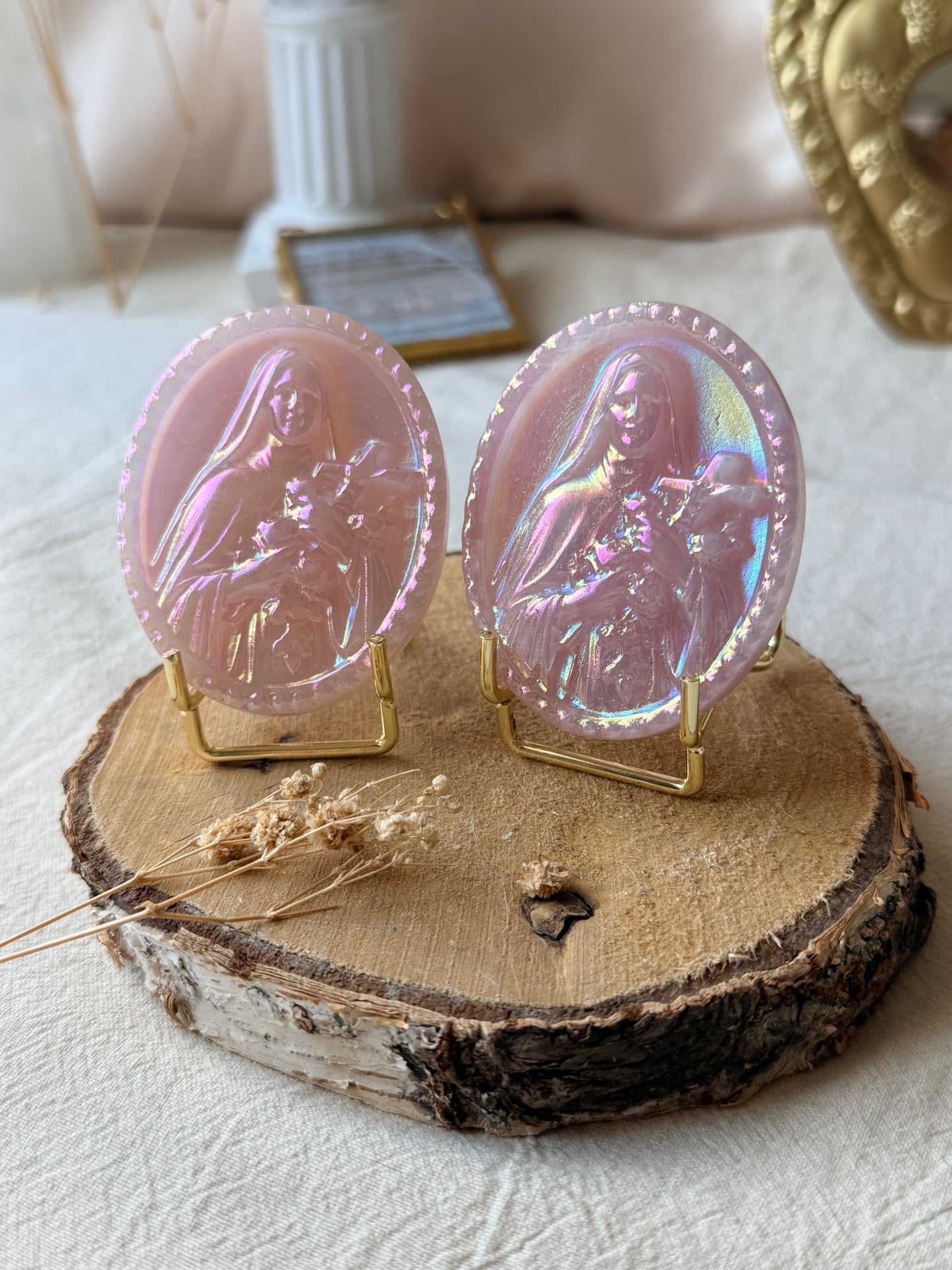 Sainte Thérèse de Lisieux en Quartz Rose - Irisé au platine