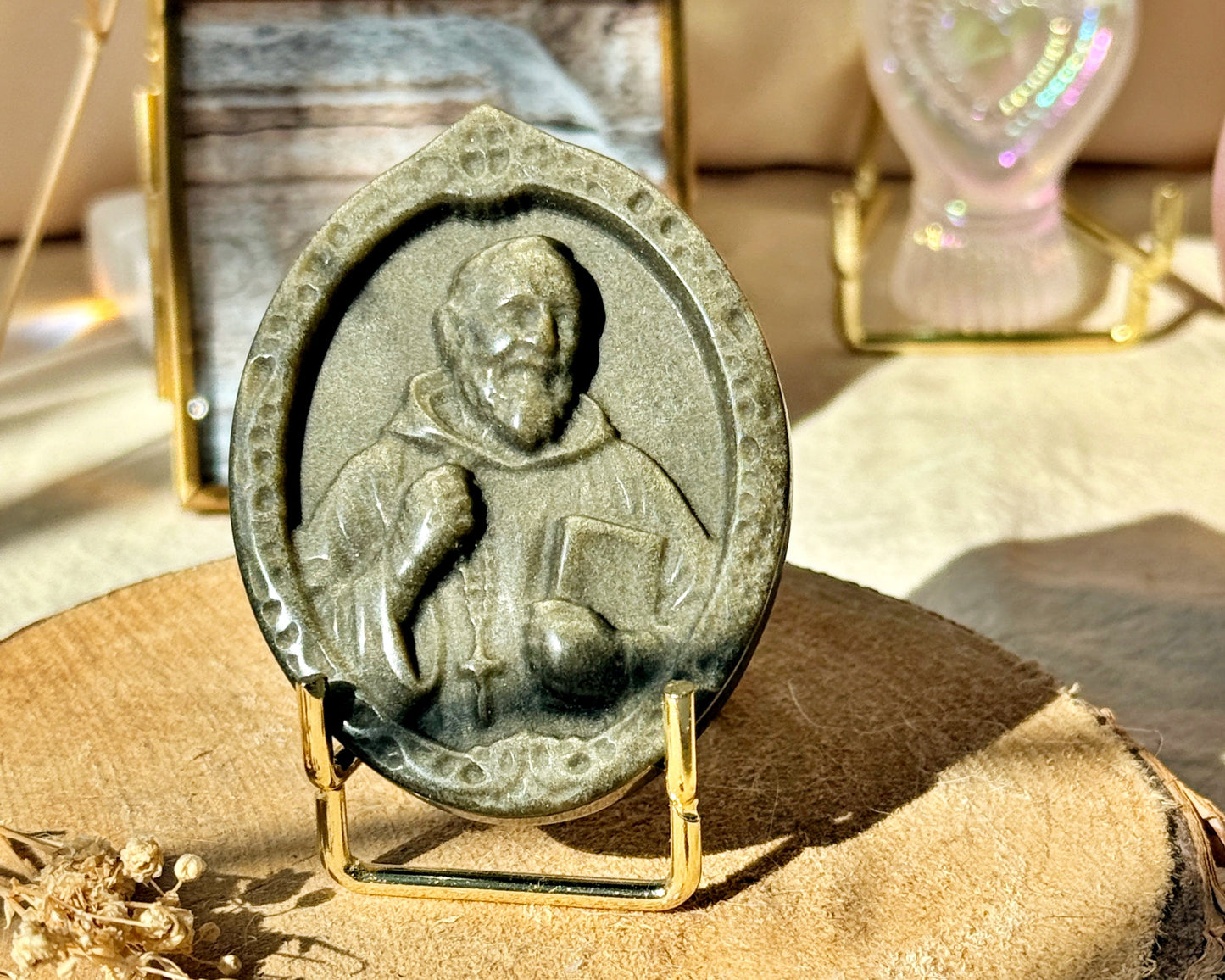 Padre Pio - Icône taillée dans de l'Obsidienne Dorée