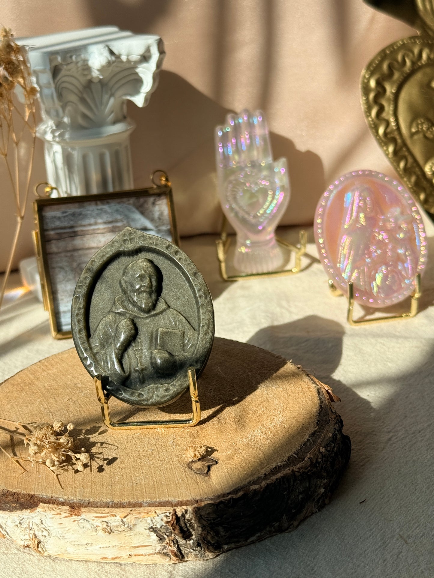 Padre Pio - Icône taillée dans de l'Obsidienne Dorée