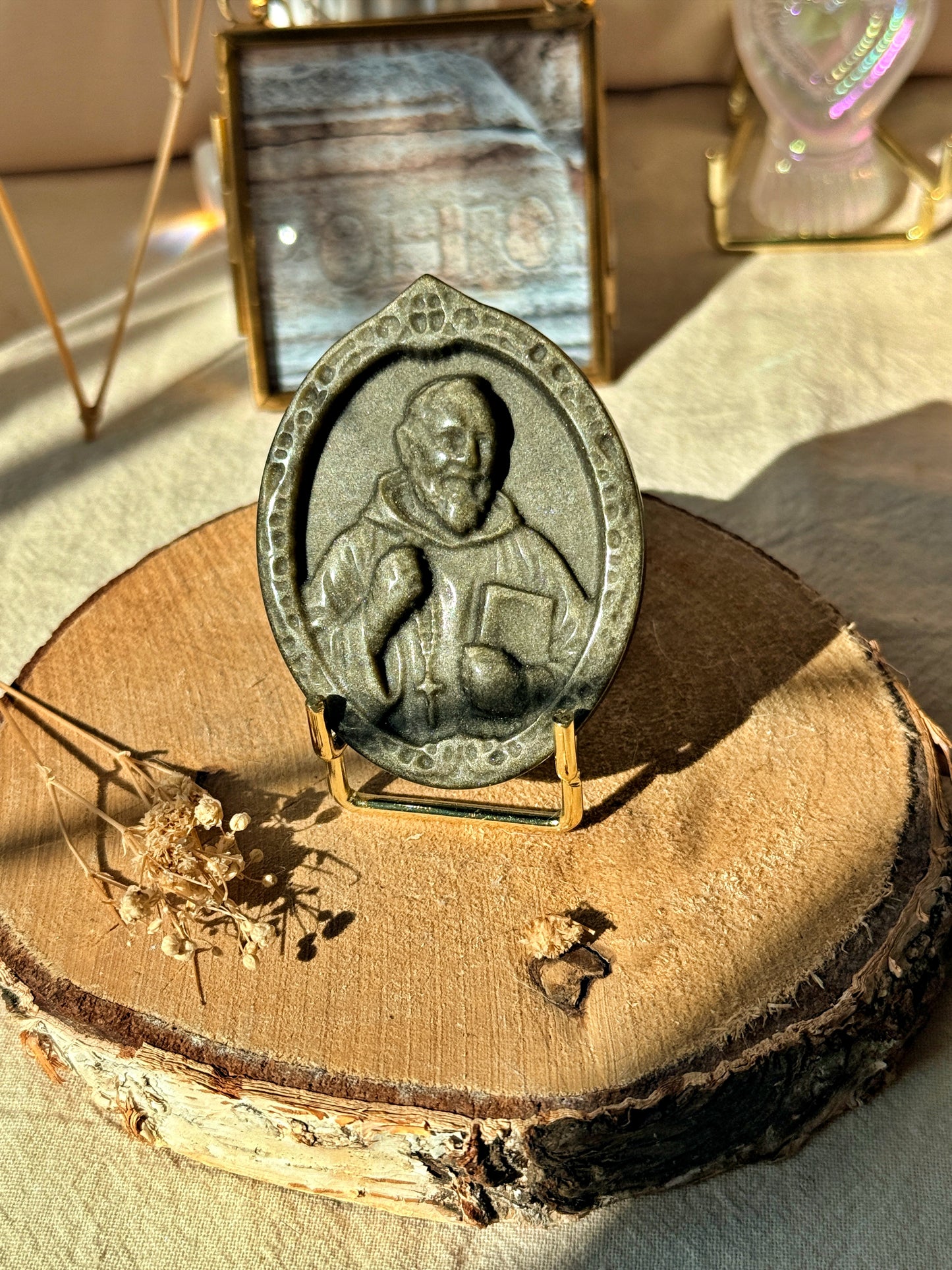 Padre Pio - Icône taillée dans de l'Obsidienne Dorée