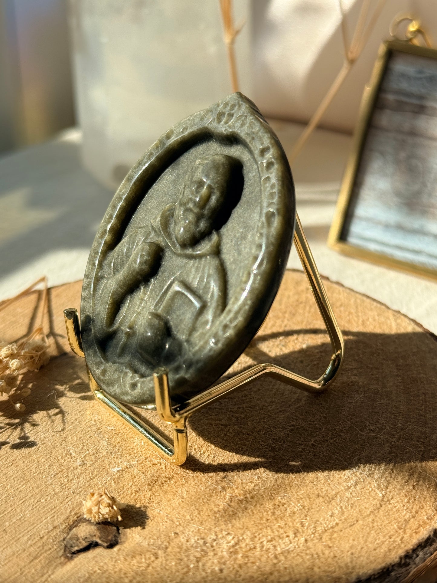 Padre Pio - Icône taillée dans de l'Obsidienne Dorée