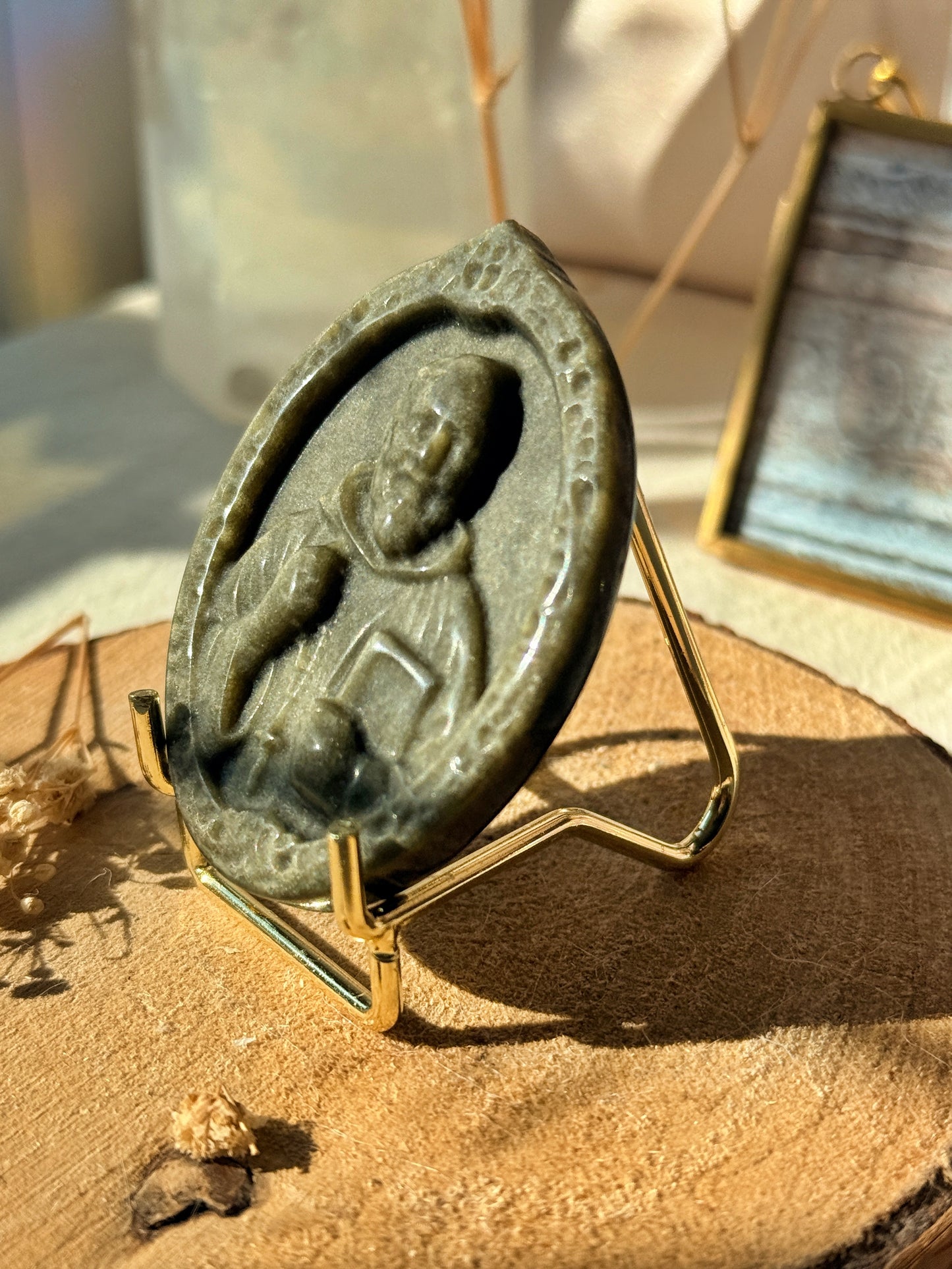 Padre Pio - Icône taillée dans de l'Obsidienne Dorée