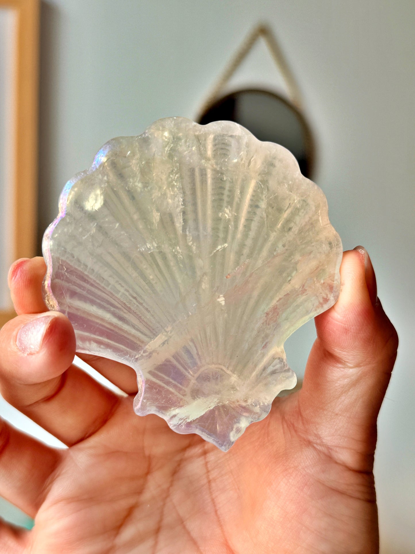 Coquille Saint-Jacques en Cristal de roche irisé au platine
