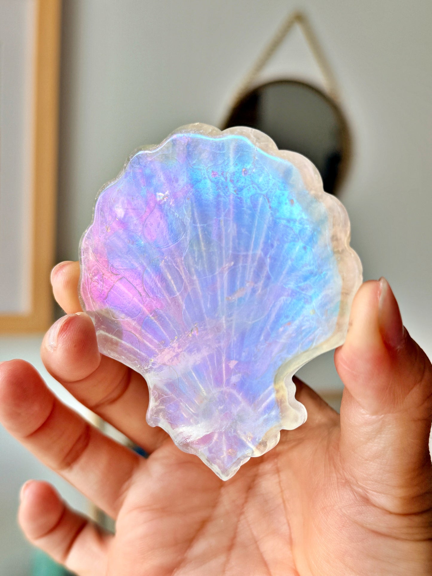 Coquille Saint-Jacques en Cristal de roche irisé au platine