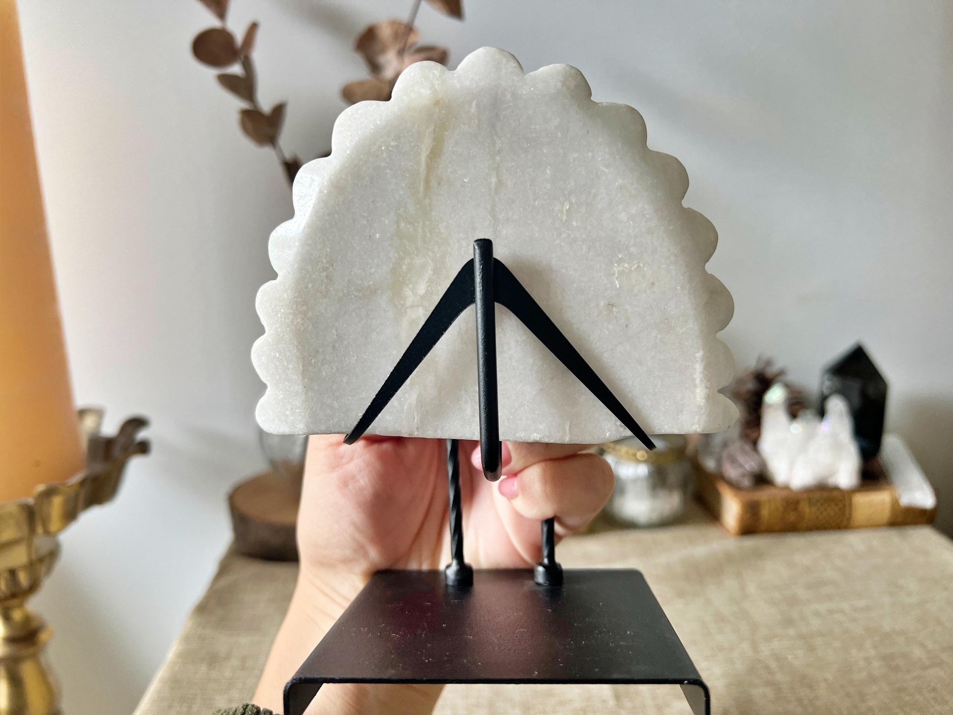 Paons en Agate Neige sur Trépied en Laiton