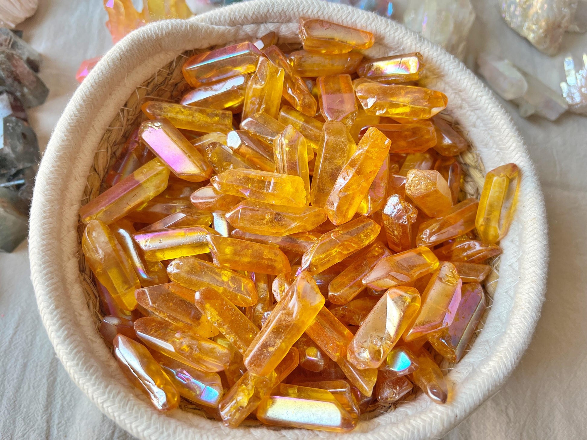 Pointes Brutes de Cristal de Roche Aura Fruité
