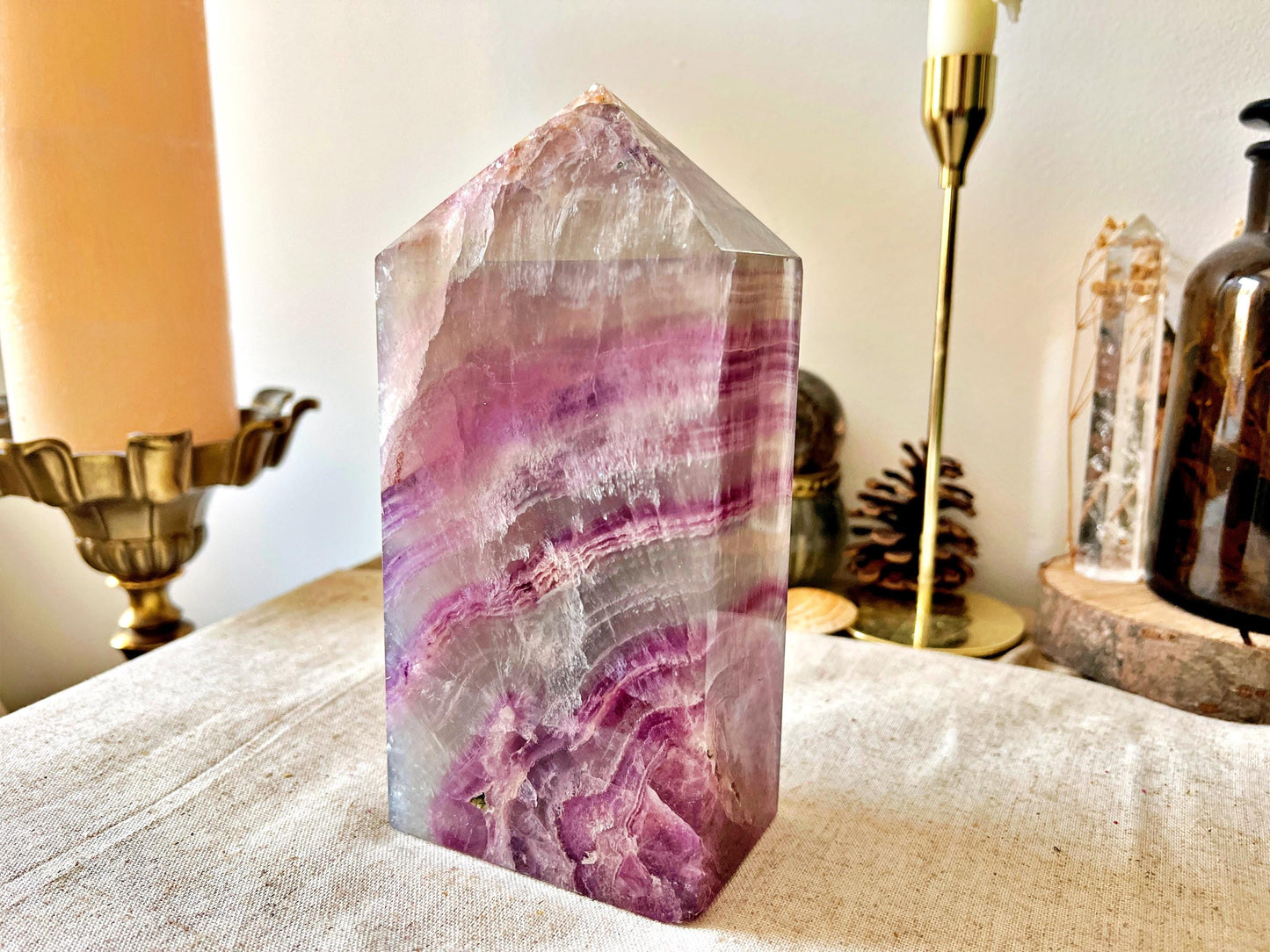Massive Pointe de Fluorite Multicolore – Tranches Concentriques Apparentes