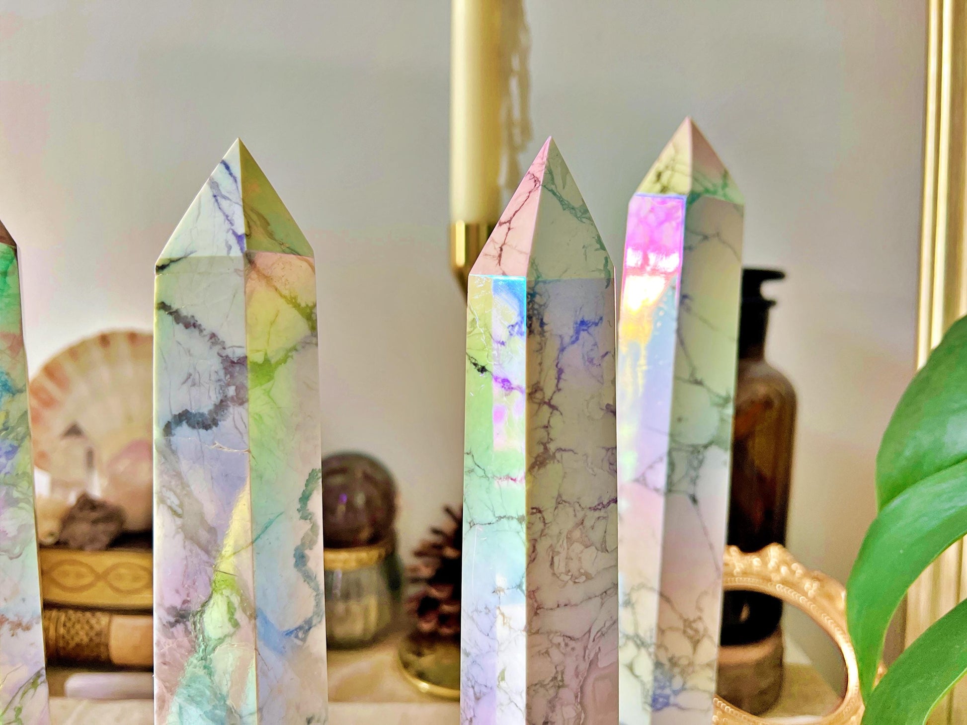 Massive Pointe d’Howlite Aura – 23 à 25 cm