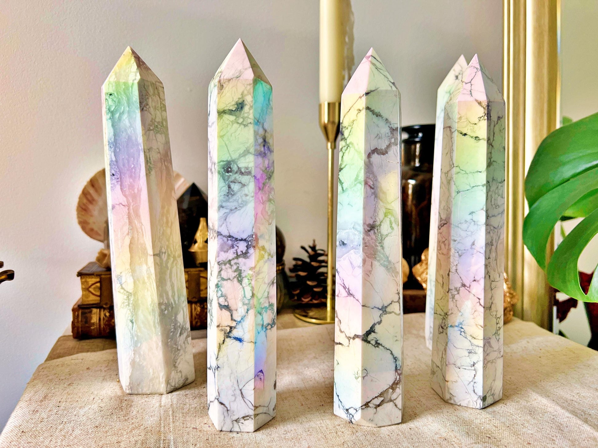 Massive Pointe d’Howlite Aura – 23 à 25 cm