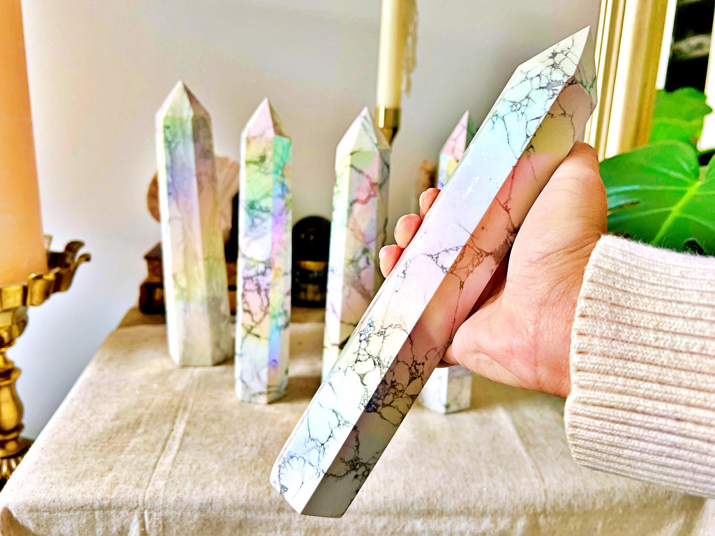 Massive Pointe d’Howlite Aura – 23 à 25 cm