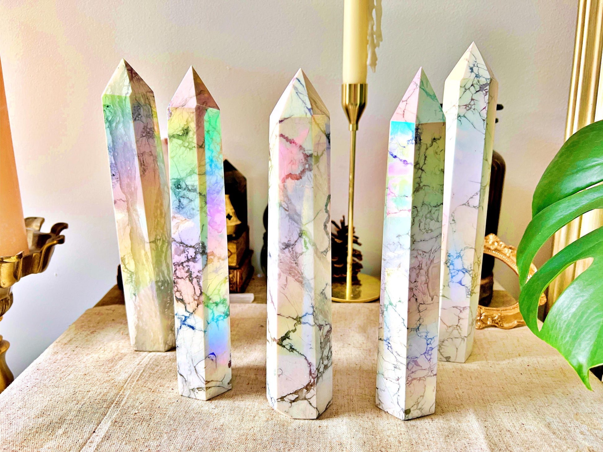 Massive Pointe d’Howlite Aura – 23 à 25 cm