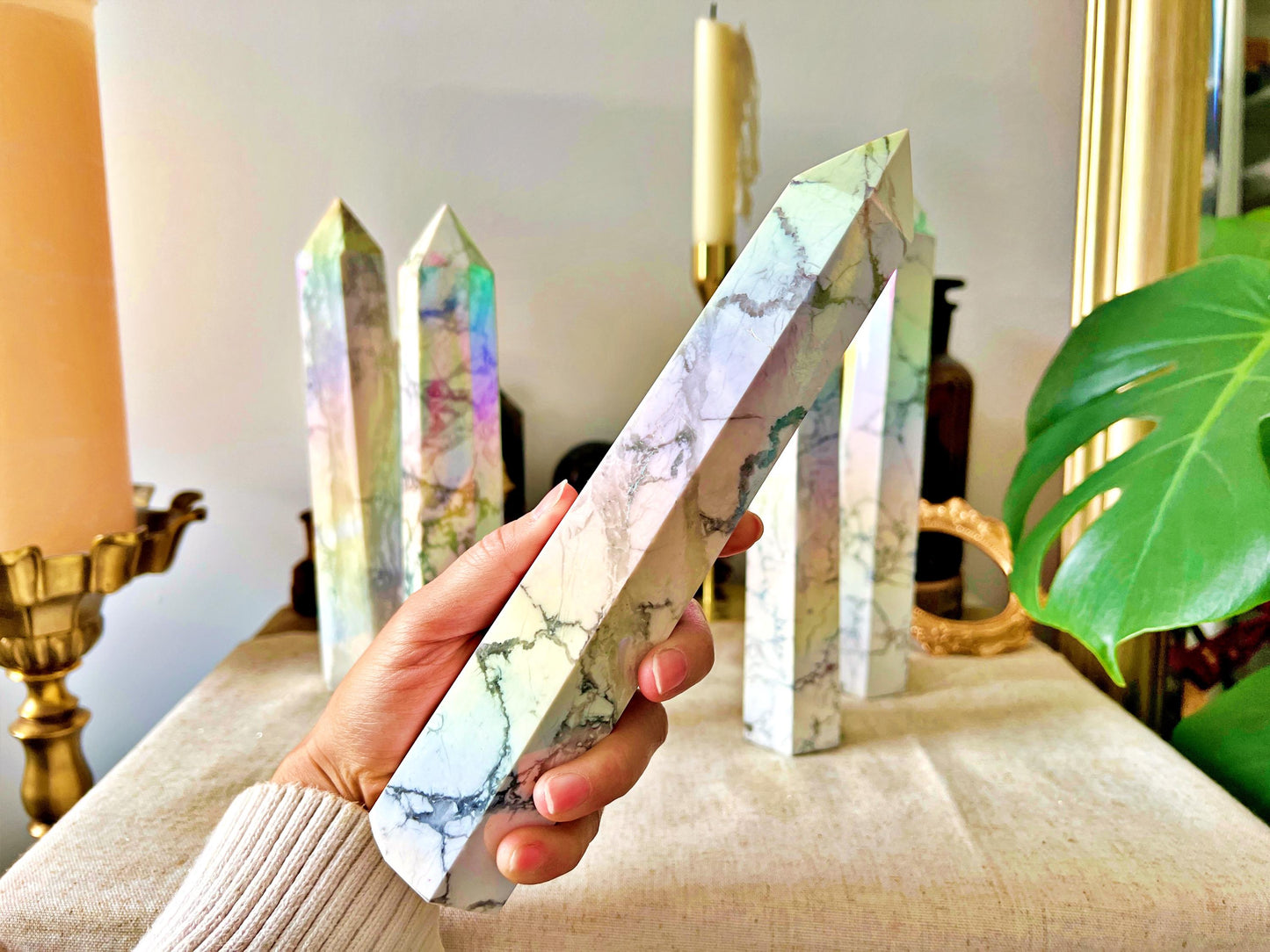 Massive Pointe d’Howlite Aura – 23 à 25 cm