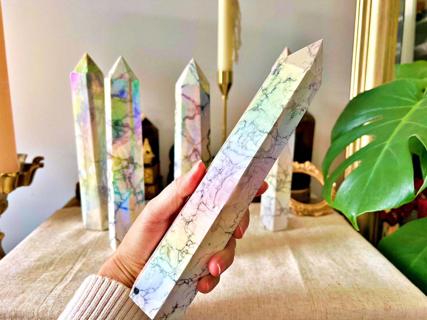 Massive Pointe d’Howlite Aura – 23 à 25 cm
