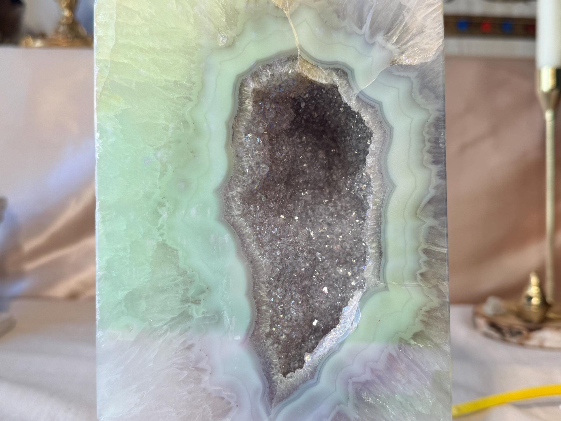 Grande Pointe d'Agate Blanche Aura à Double Cavité (4,353kg – 27 cm)
