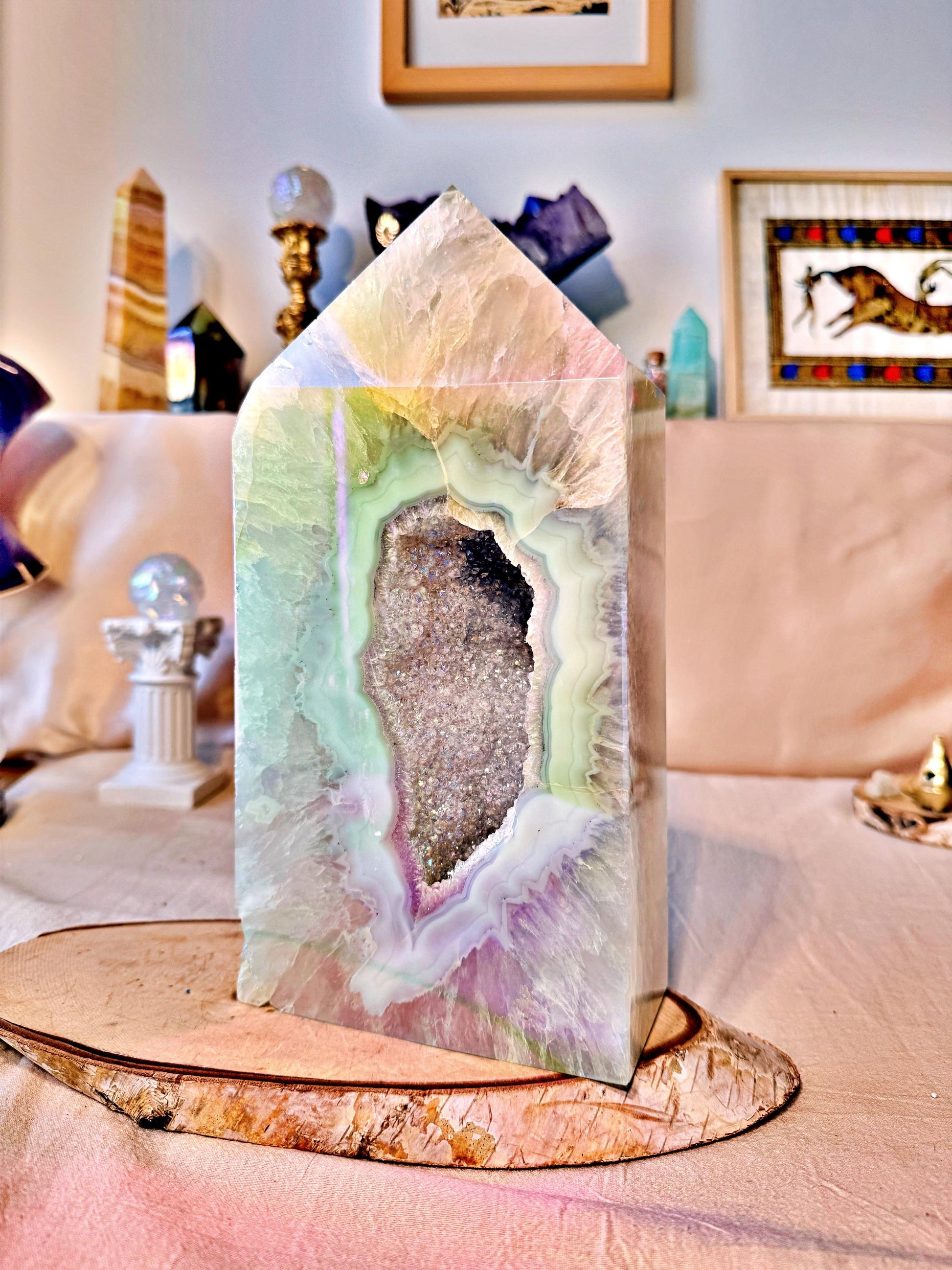 Grande Pointe d'Agate Blanche Aura à Double Cavité (4,353kg – 27 cm)