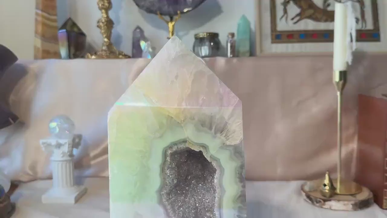 Grande Pointe d'Agate Blanche Aura à Double Cavité (4,353kg – 27 cm)
